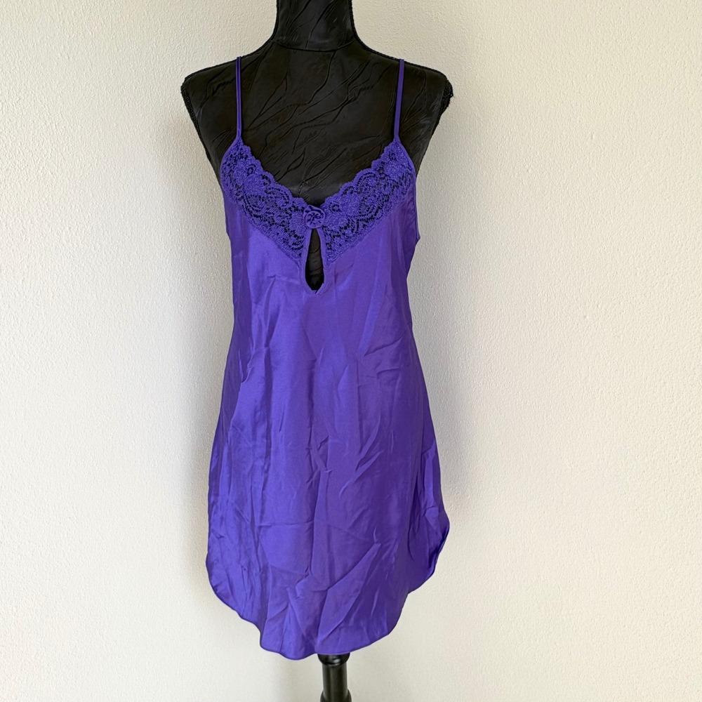 Y2K Secret Treasures Lace Trim Satin Chemise Nightgown M Purple NEW